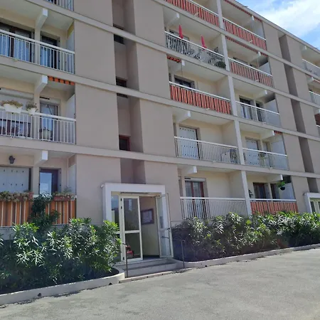F3 Clair Et Calme A St Raphael דירה